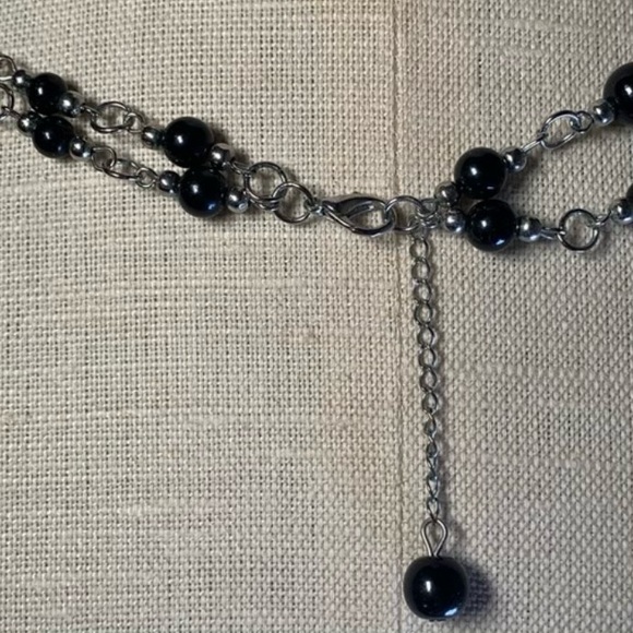Long black necklace, double strand. Black beads with silver tone chain. - Picture 4 of 6